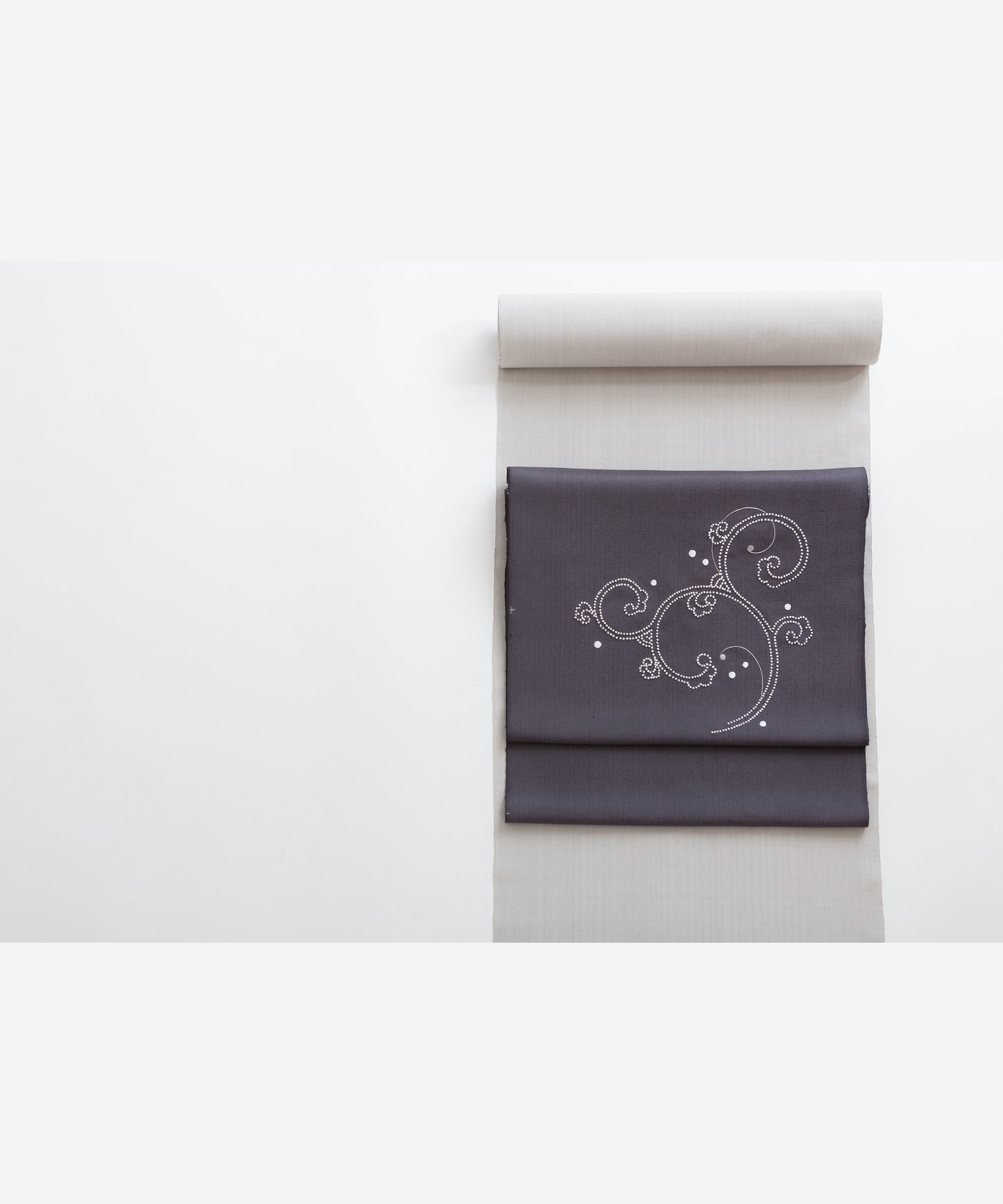 相良刺繍九寸名古屋帯 波がしら唐草