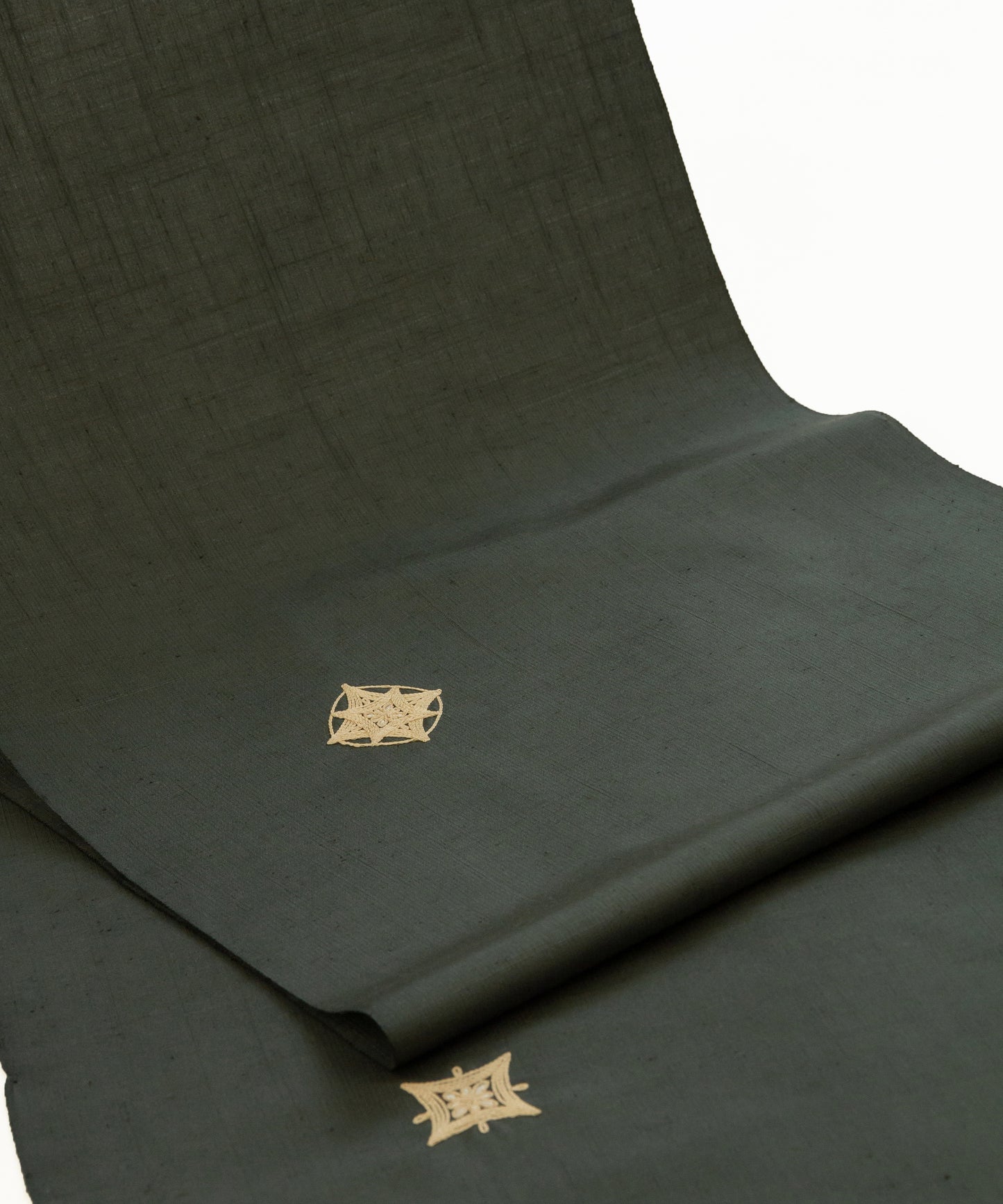ムガシルク 刺繍着尺「深いグリーン」