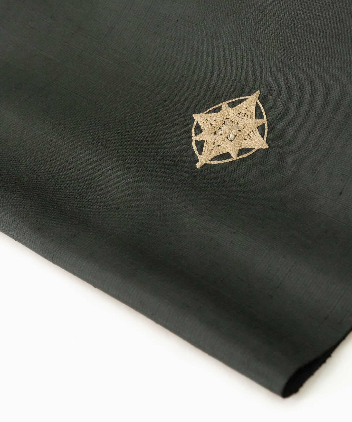 ムガシルク 刺繍着尺「深いグリーン」