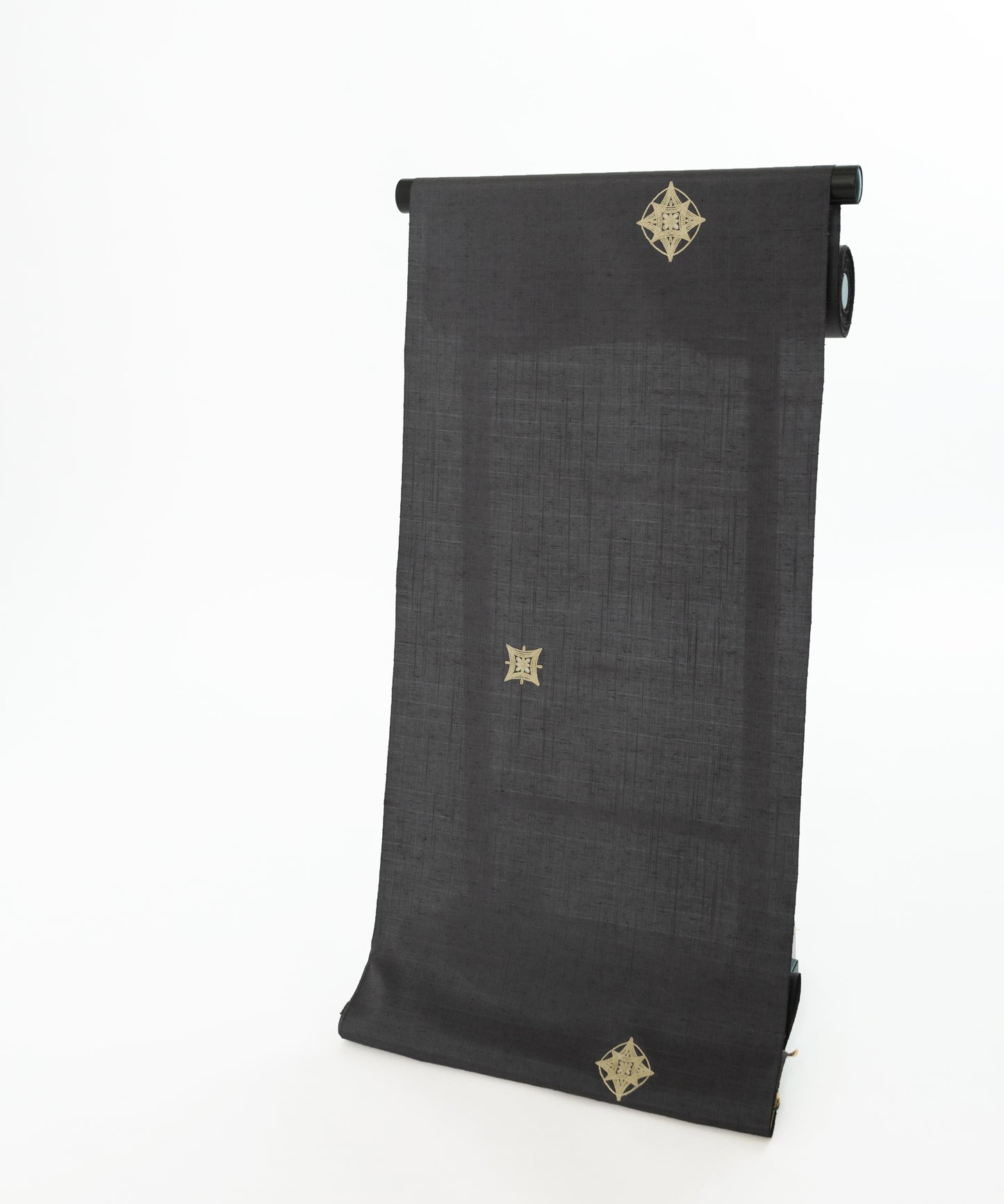 ムガシルク 刺繍着尺「深い灰色」