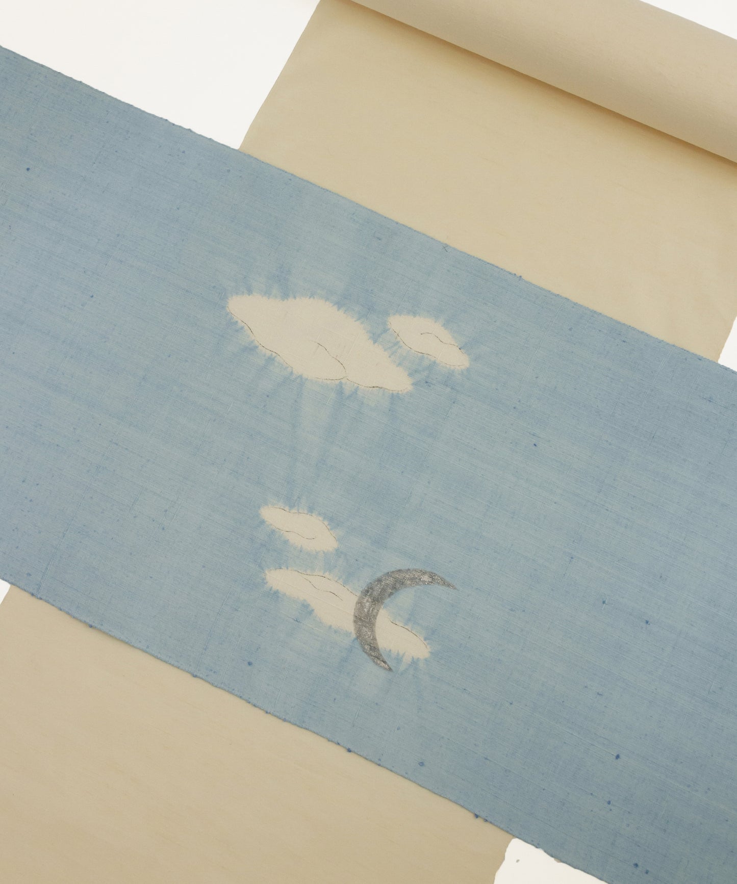 森健持作 辻ヶ花染め九寸名古屋帯「青い空白い雲の夜景」