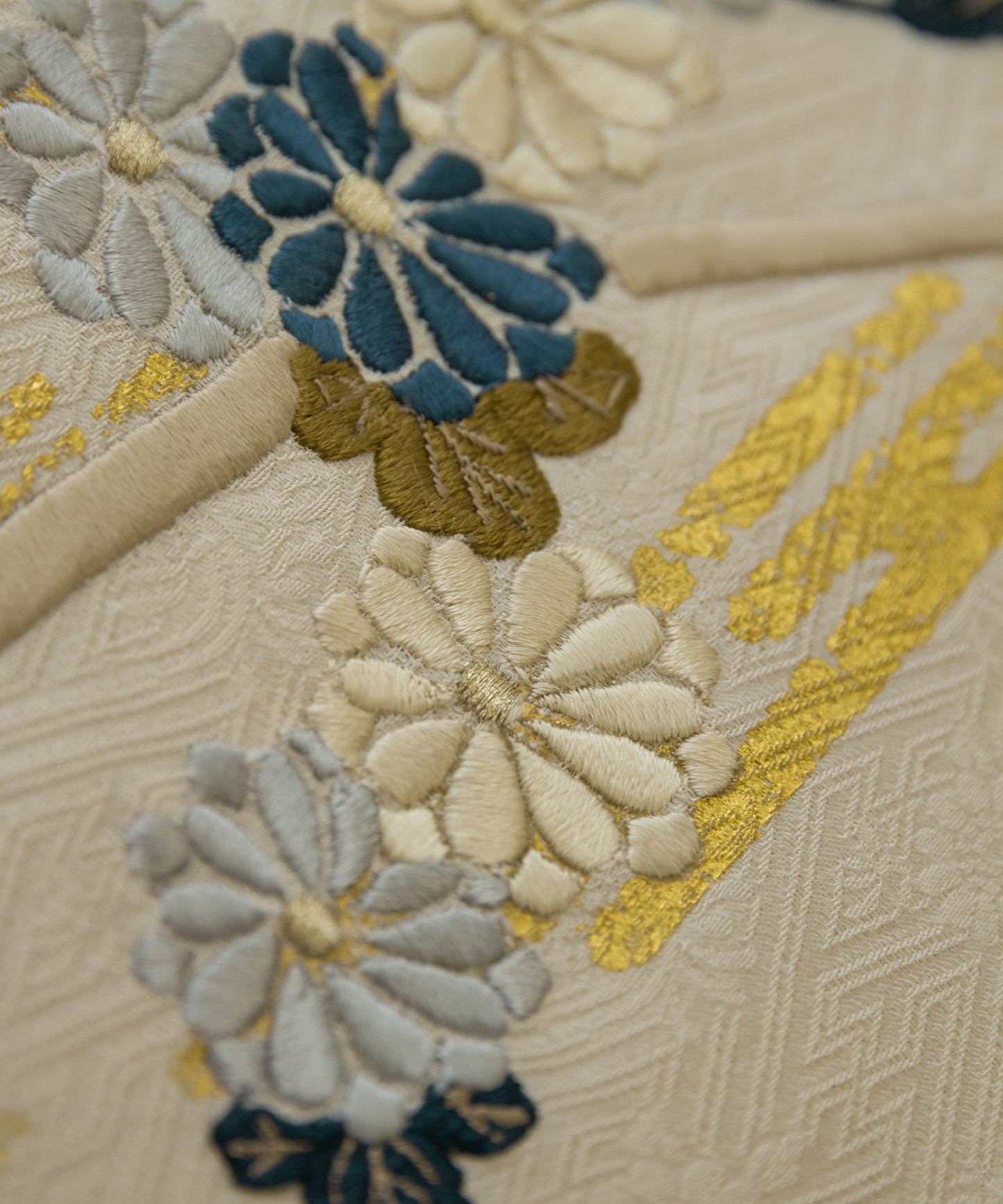 工芸キモノ野口 九寸名古屋帯「慶長霞に菊芒」白茶