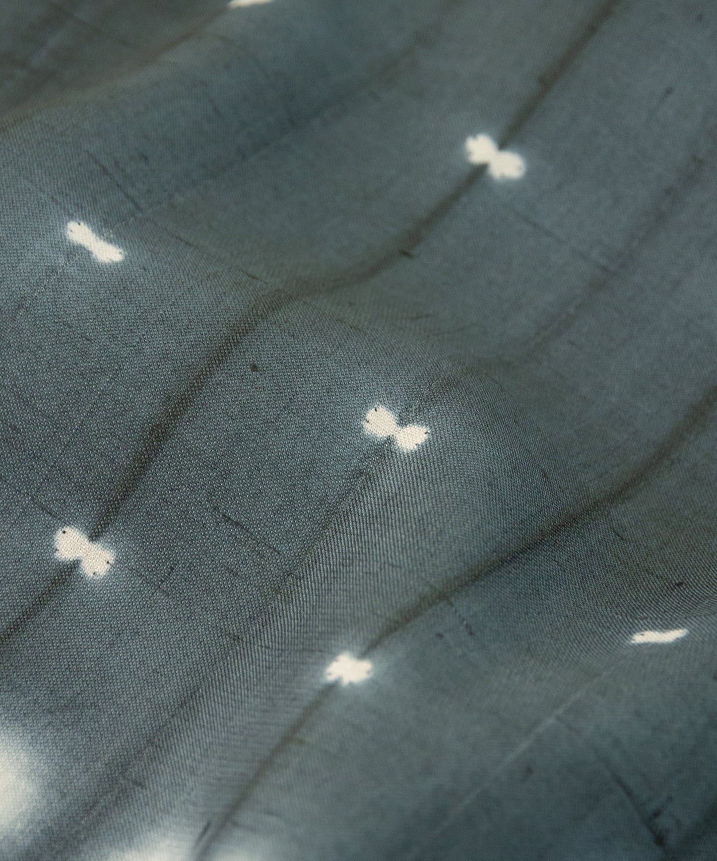 しょうざん生紬着尺「ほたる絞り くすんだ青緑」