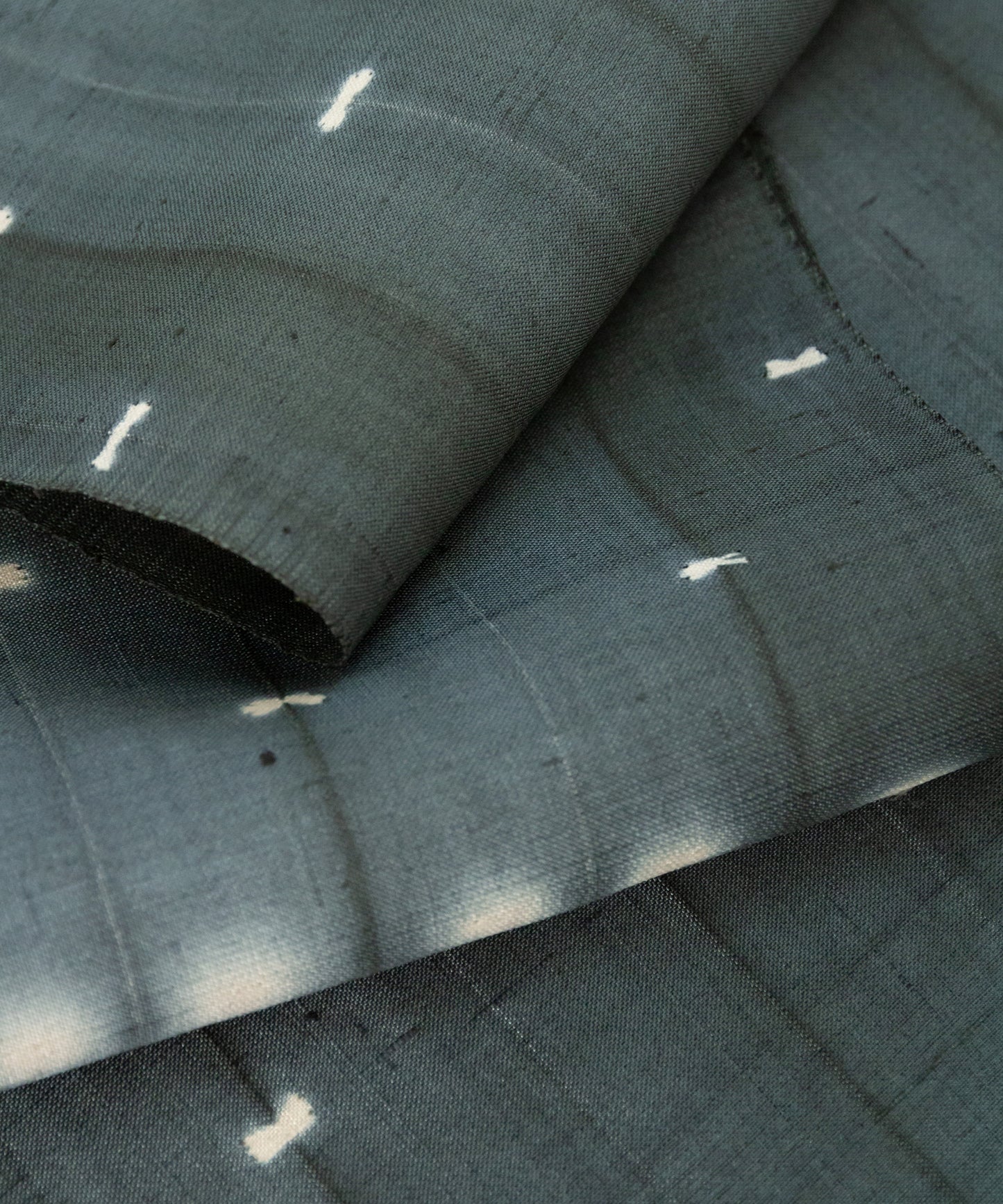 しょうざん生紬着尺「ほたる絞り くすんだ青緑」