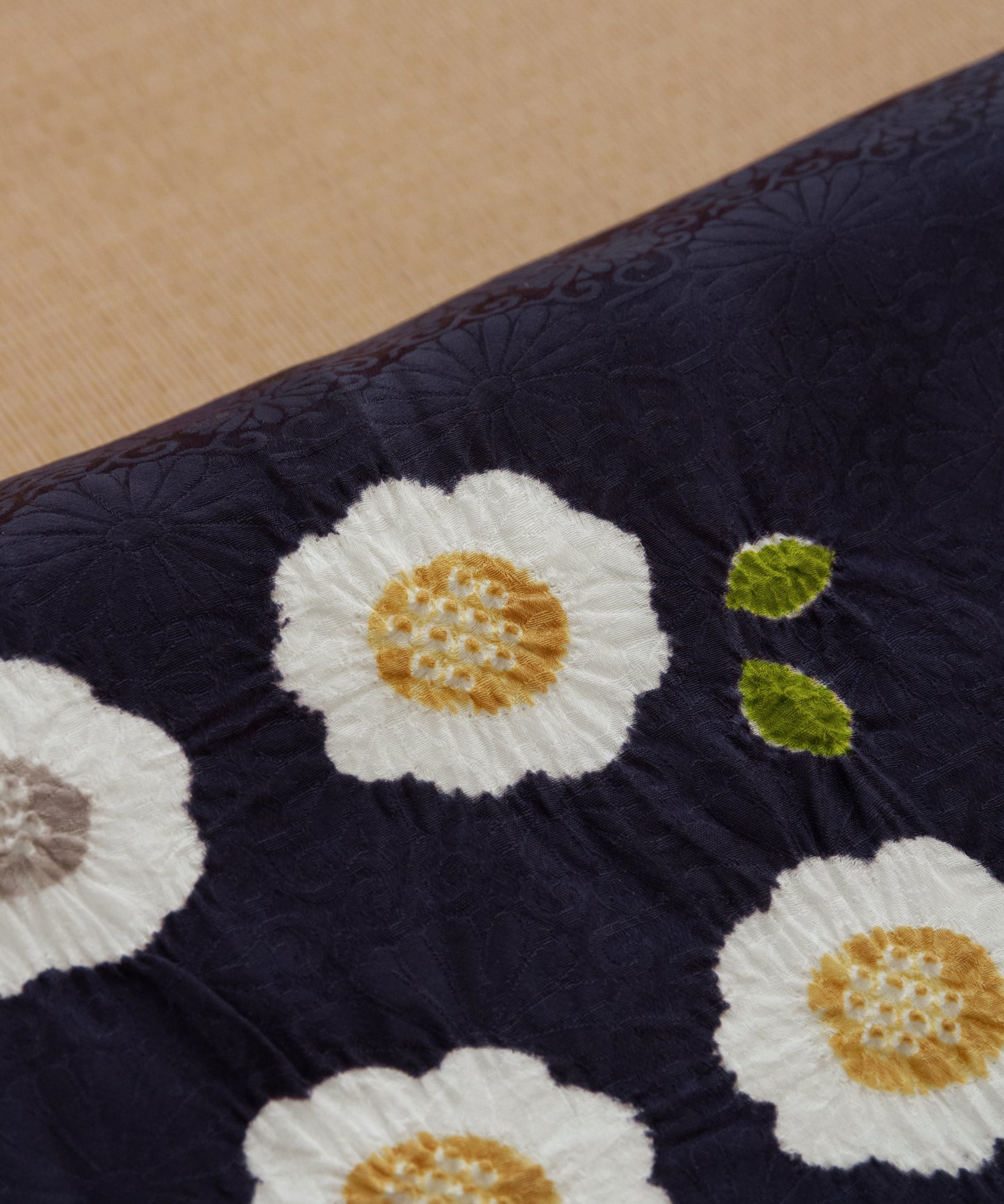 丸太遠藤 絞り九寸名古屋帯「二重葉付小花」