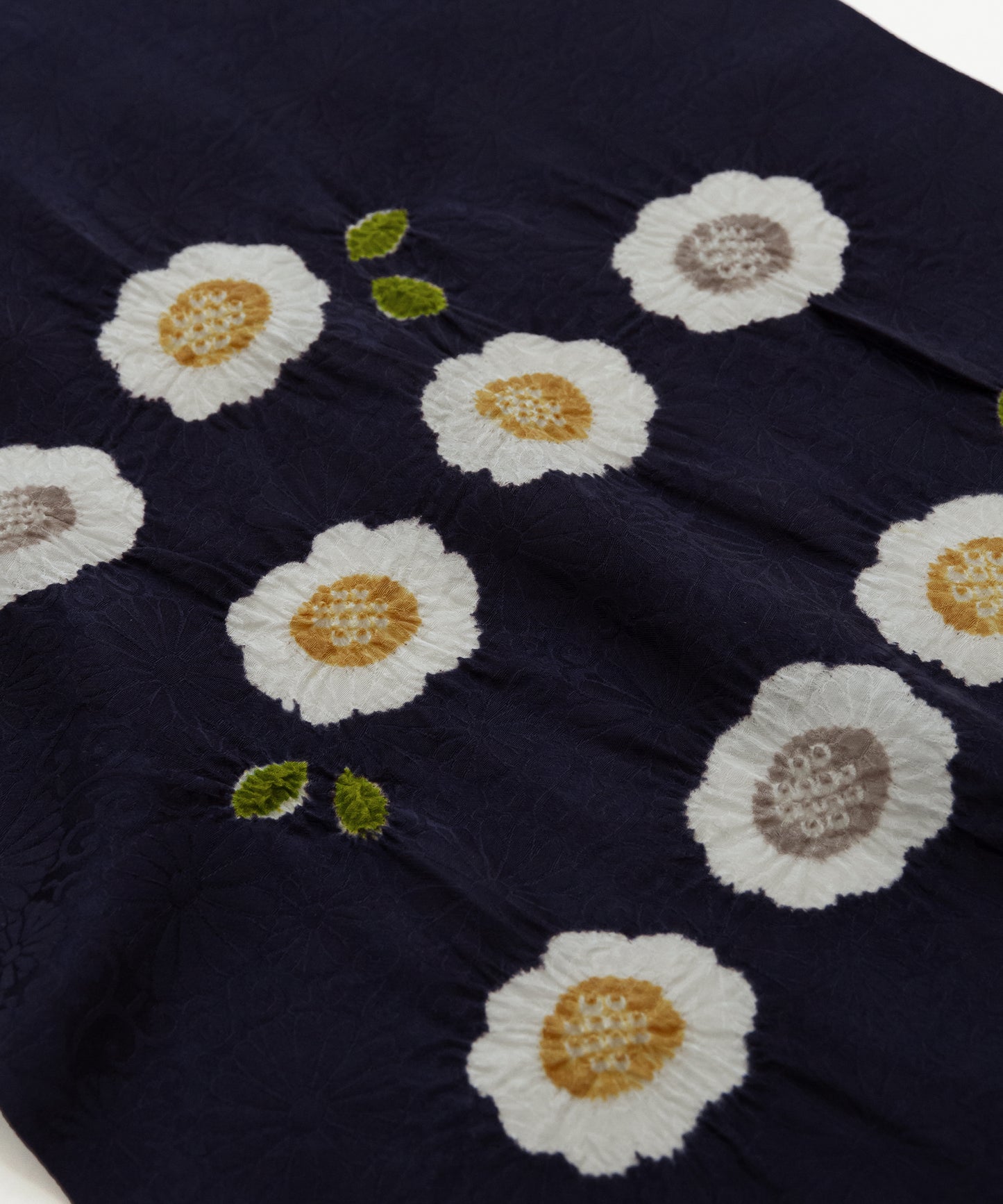 丸太遠藤 絞り九寸名古屋帯「二重葉付小花」