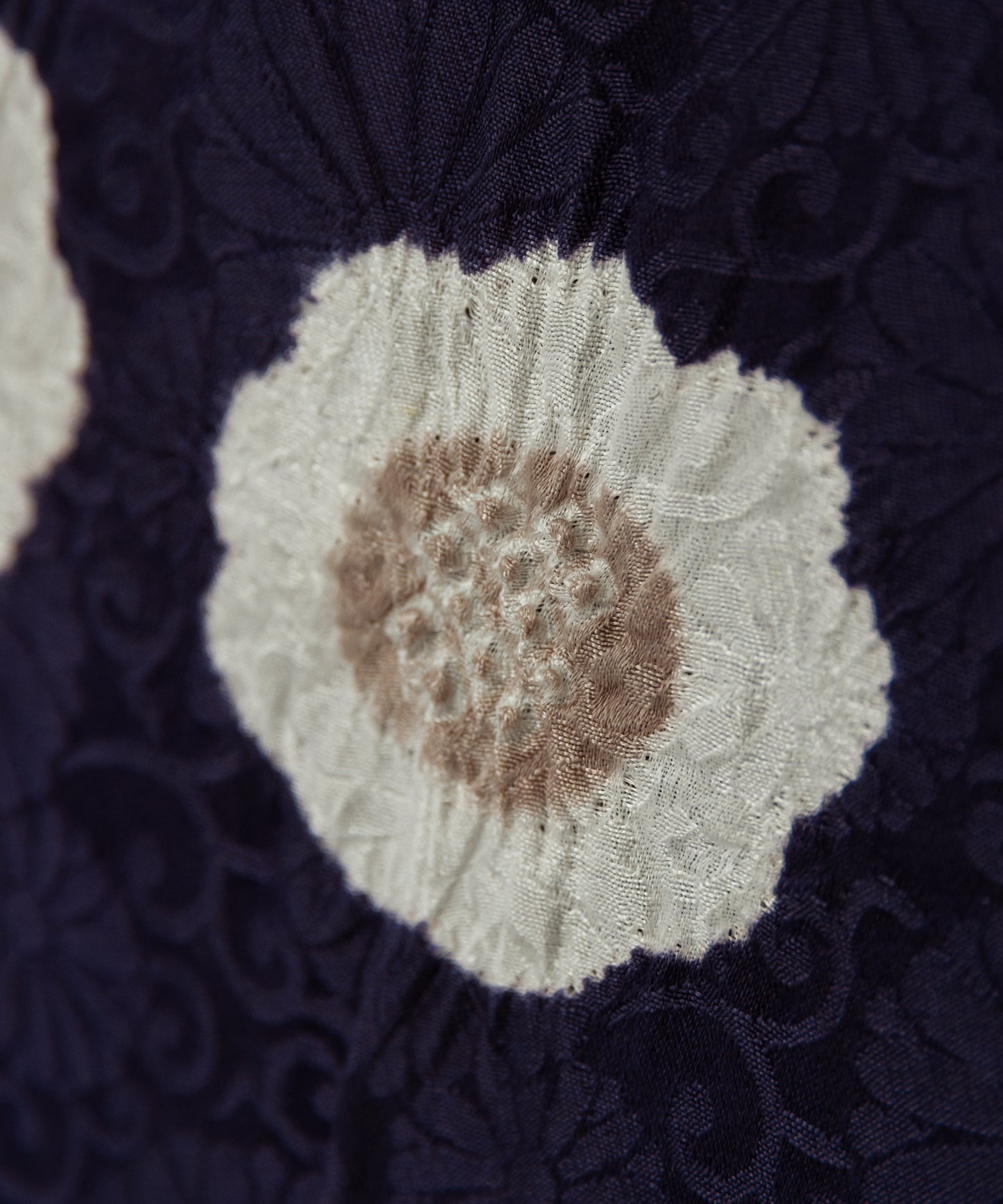 丸太遠藤 絞り九寸名古屋帯「二重葉付小花」