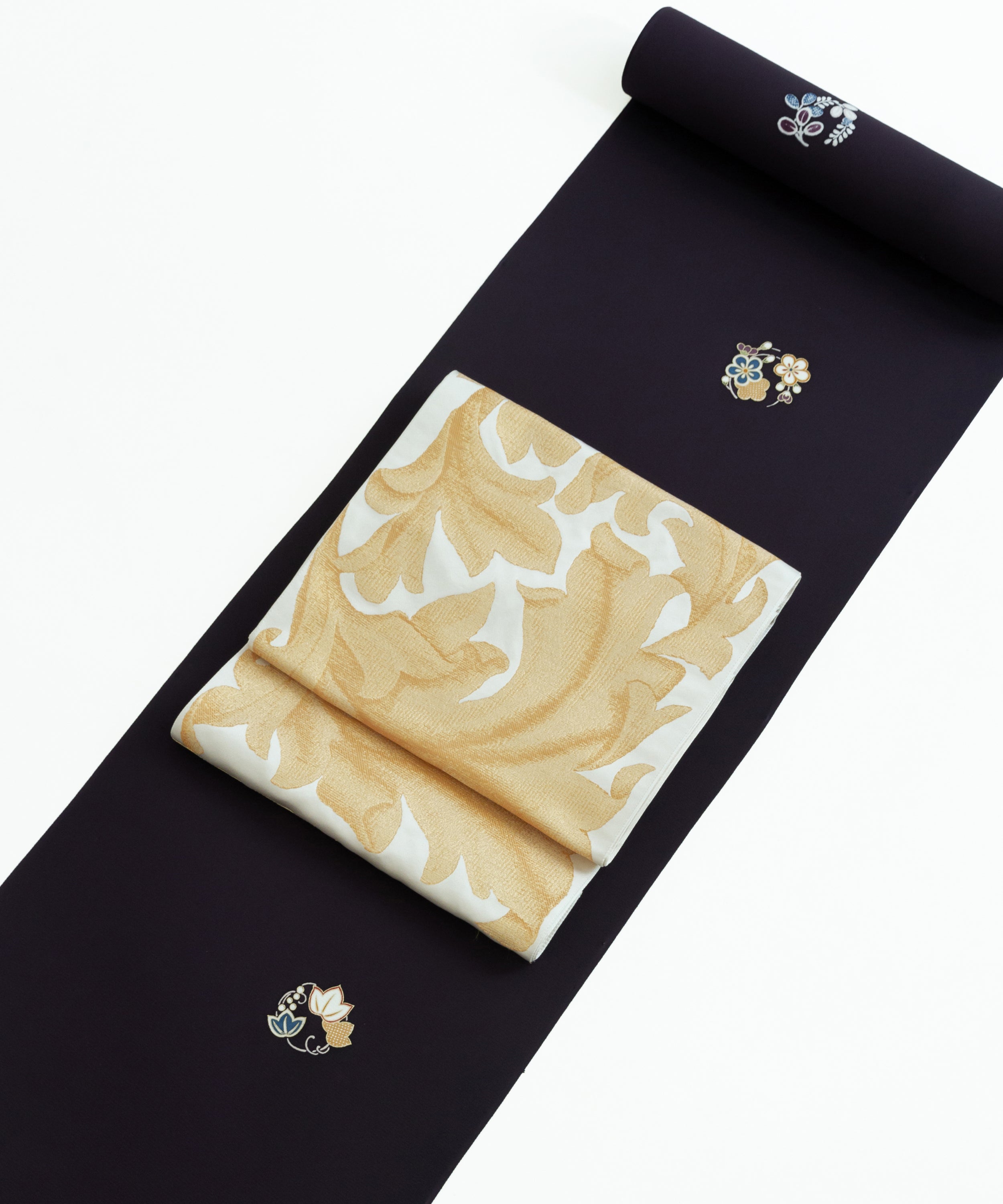 板場友禅飛び柄小紋「紫紺の地色に四季の花」 – きものすぎをECサイト