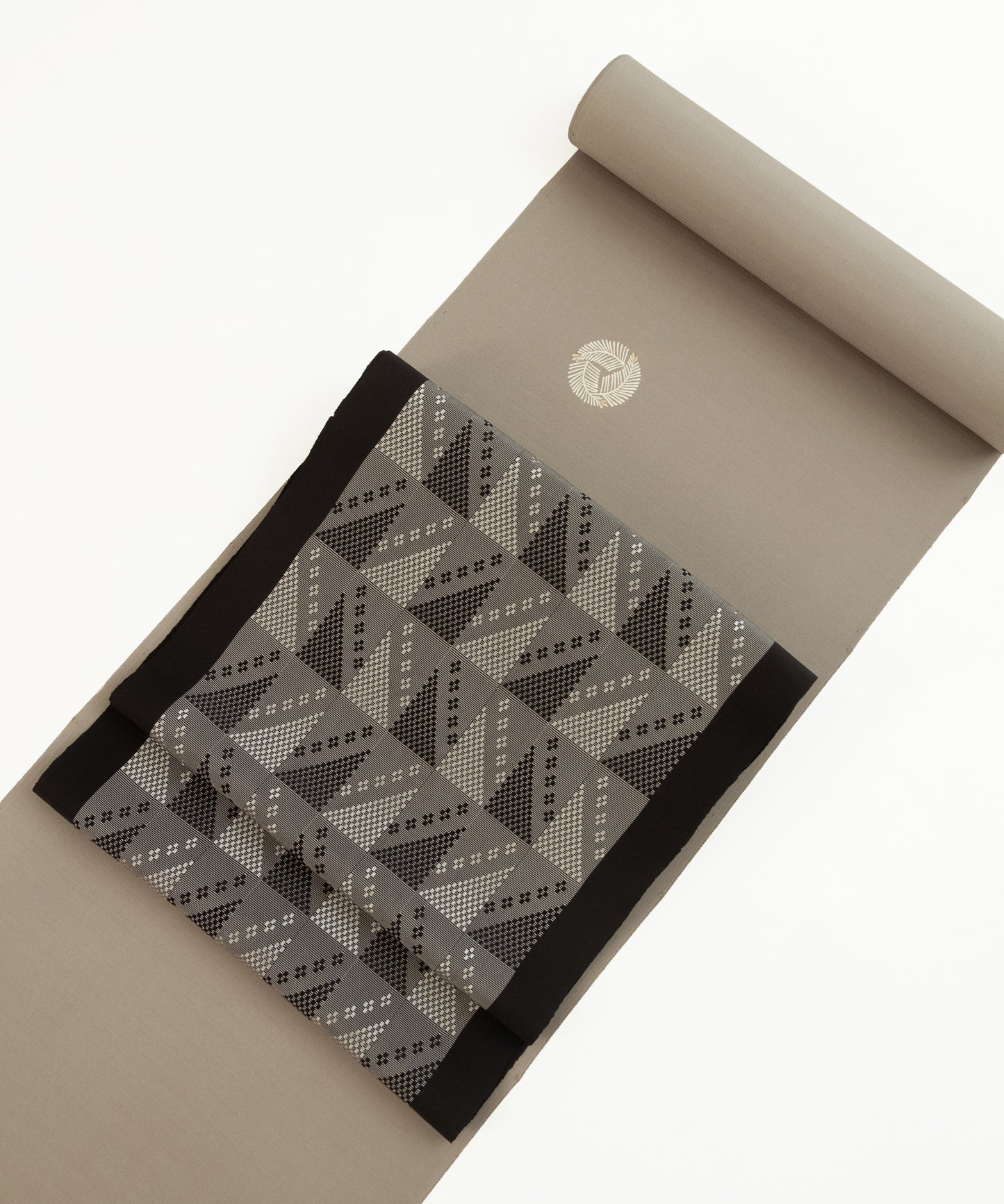 京都小阪 真糊糸目友禅小紋「松の丸」＊＊価格に付きましてはお気軽にお問い合わせください＊＊