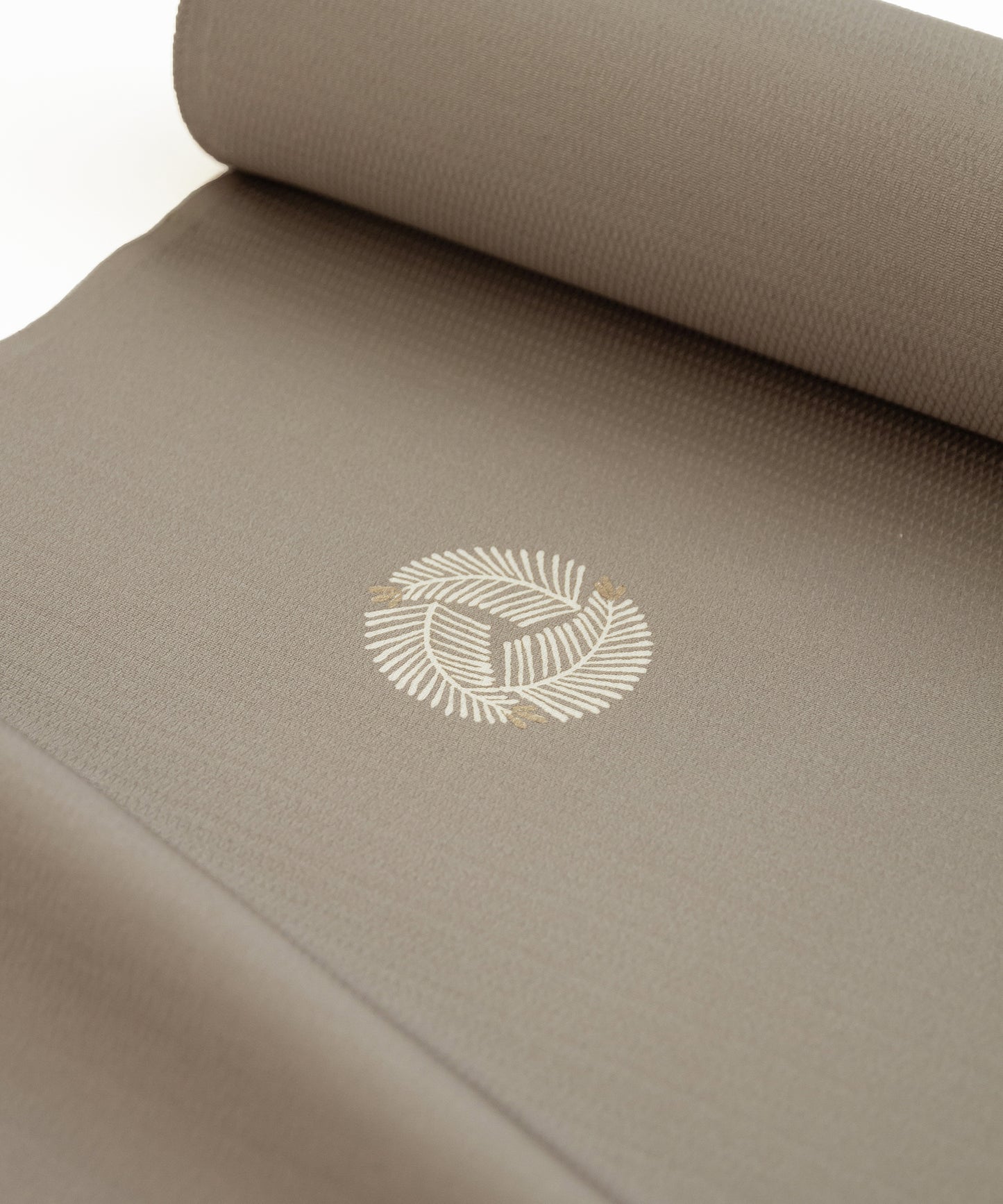 京都小阪 真糊糸目友禅小紋「松の丸」＊＊価格に付きましてはお気軽にお問い合わせください＊＊