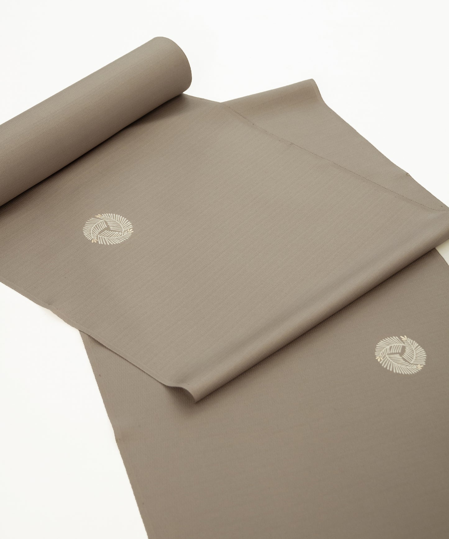 京都小阪 真糊糸目友禅小紋「松の丸」＊＊価格に付きましてはお気軽にお問い合わせください＊＊