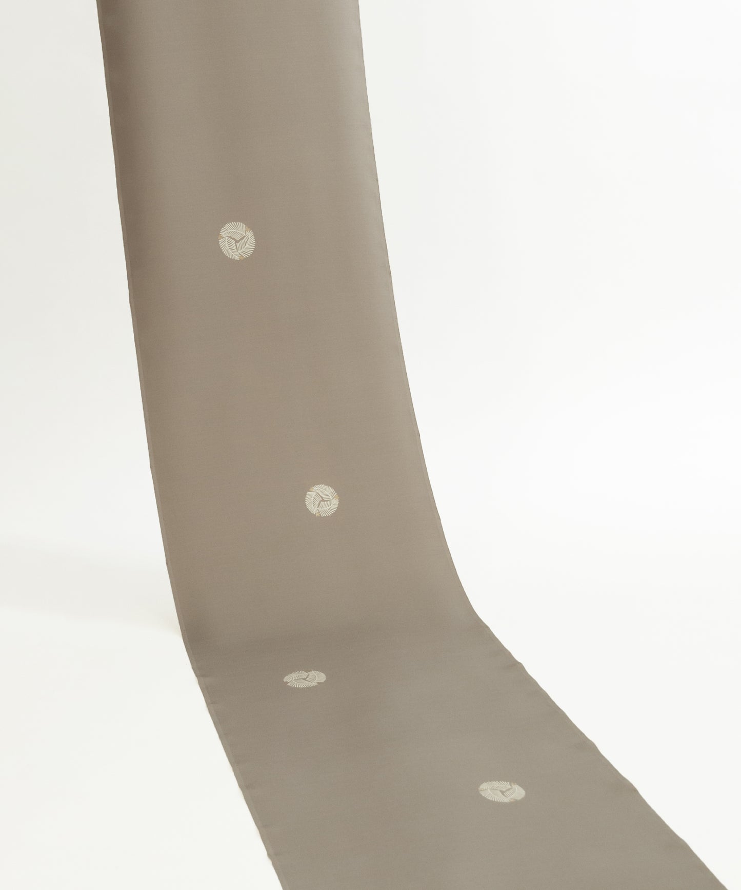 京都小阪 真糊糸目友禅小紋「松の丸」＊＊価格に付きましてはお気軽にお問い合わせください＊＊