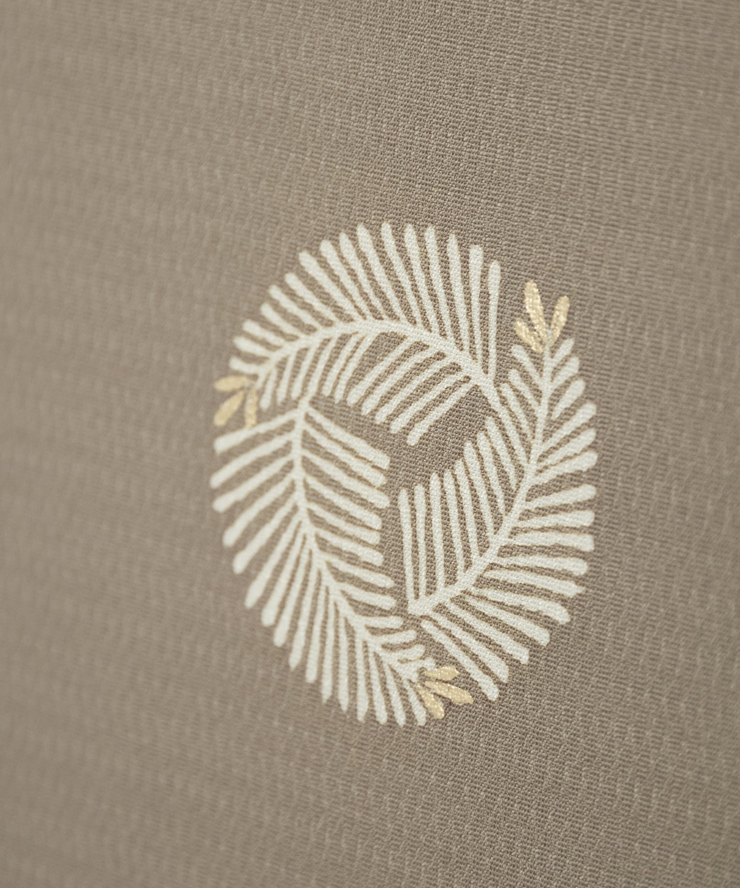 京都小阪 真糊糸目友禅小紋「松の丸」＊＊価格に付きましてはお気軽にお問い合わせください＊＊