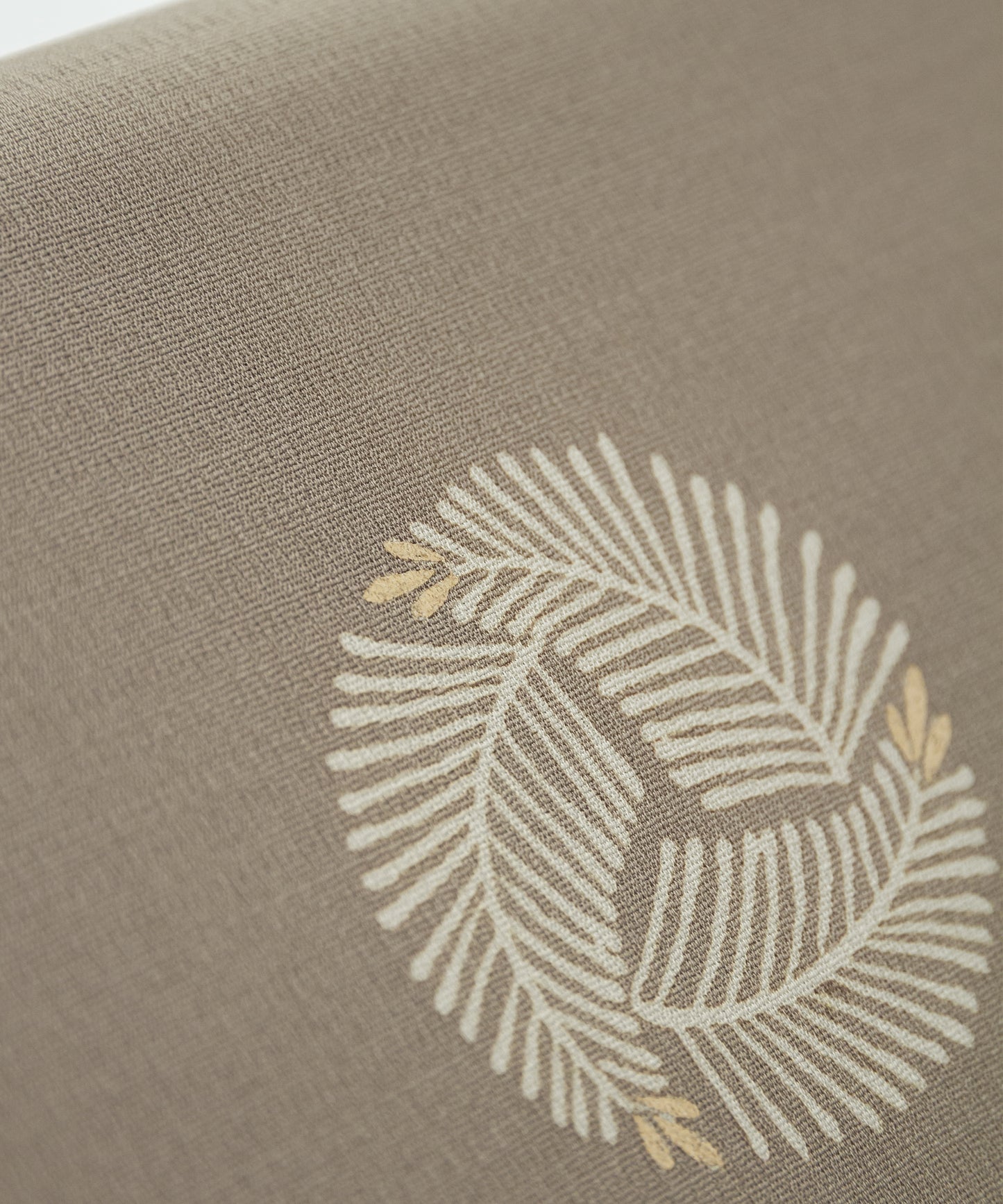 京都小阪 真糊糸目友禅小紋「松の丸」＊＊価格に付きましてはお気軽にお問い合わせください＊＊