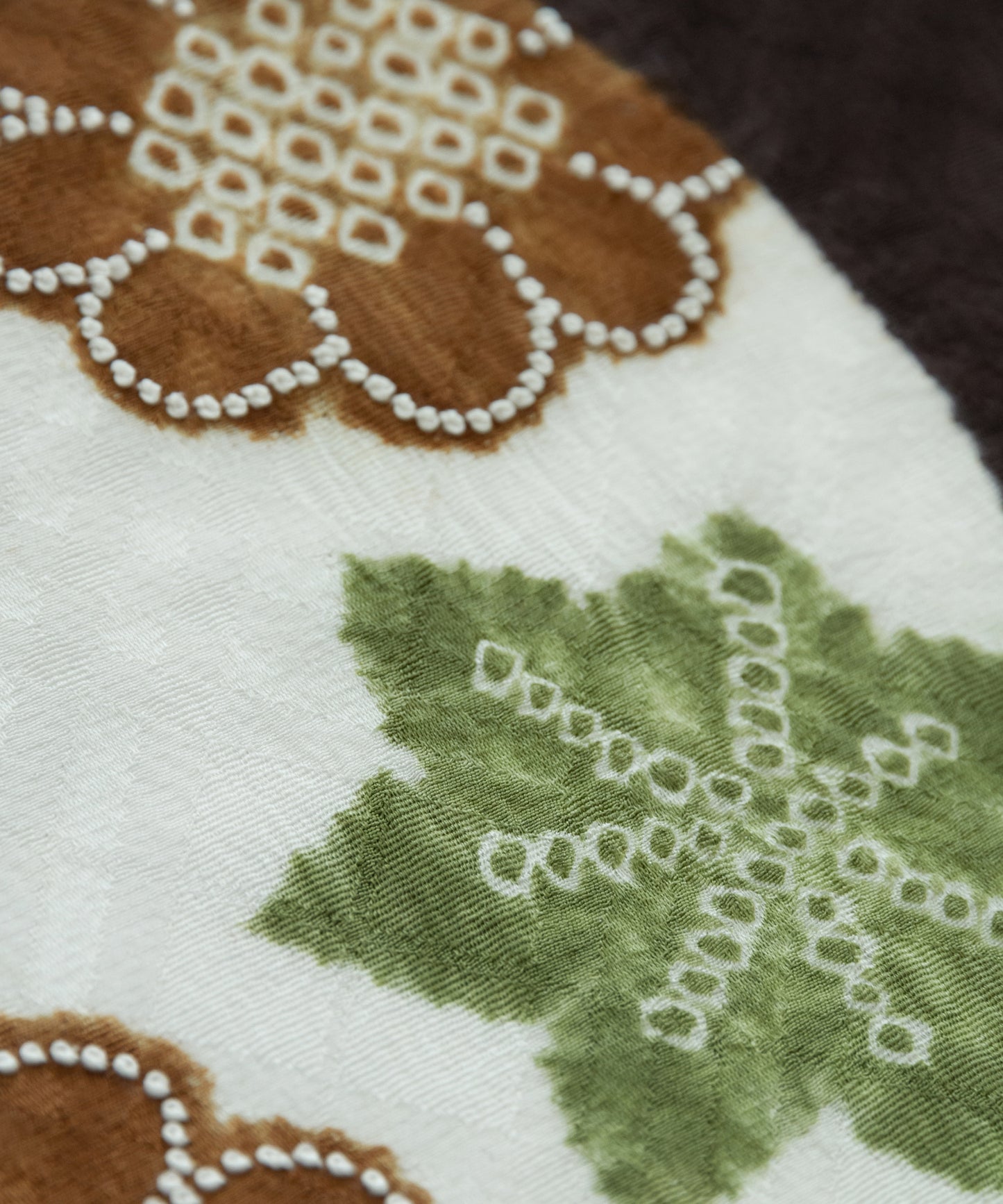 丸太遠藤 絞り九寸名古屋帯「丸取りに菊楓」※価格はお問い合わせくださいませ※