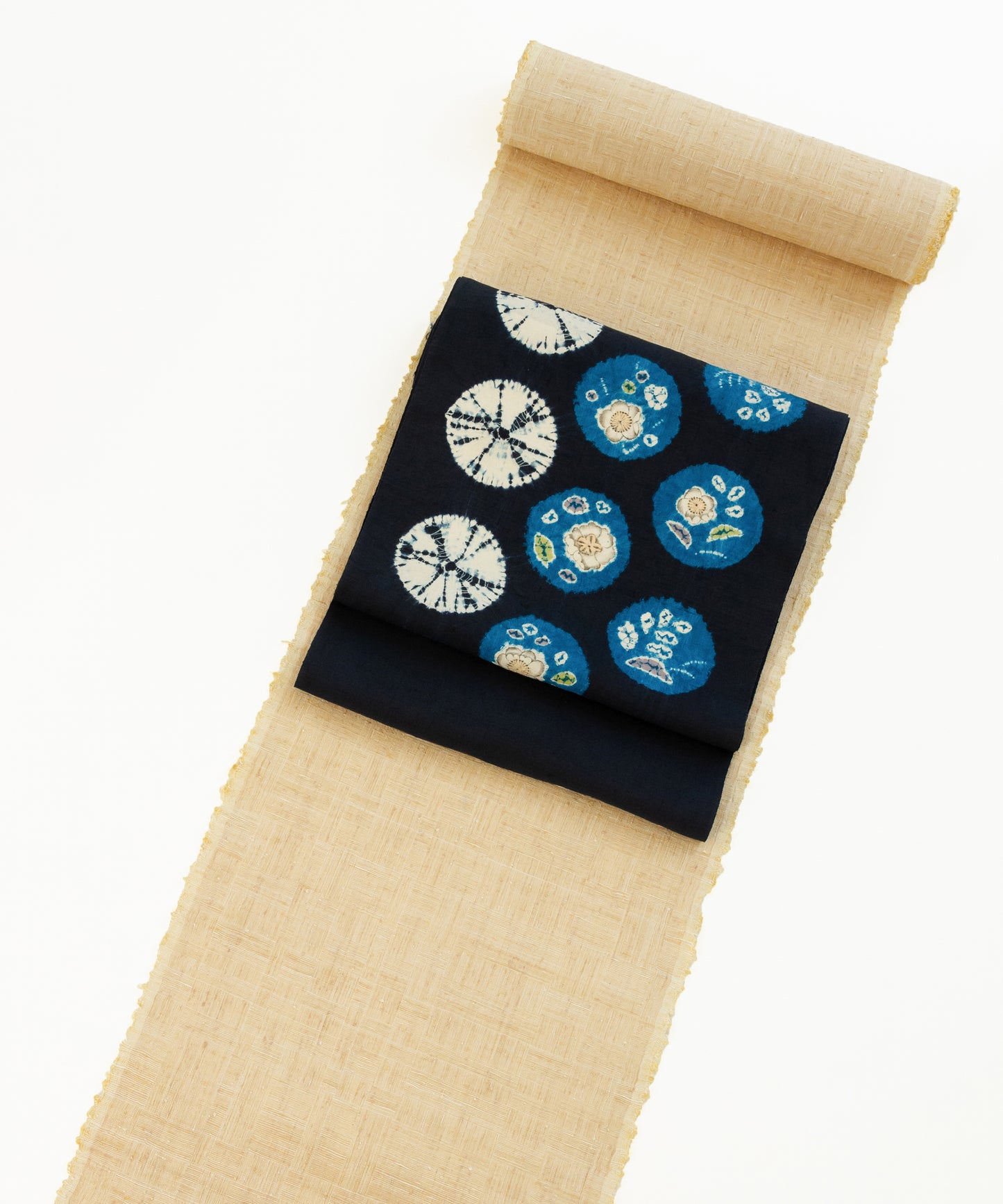 信州飯田紬 制作 広瀬澄子「手おりの中の手織」