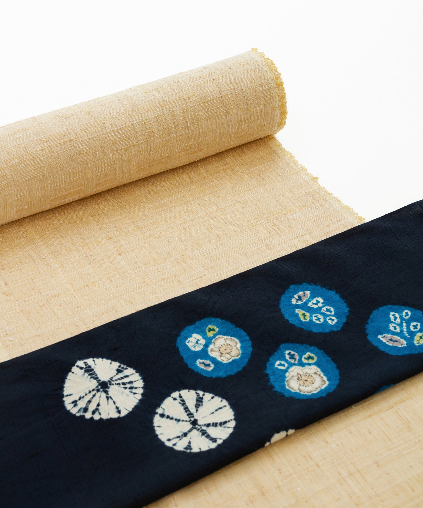 信州飯田紬 制作 広瀬澄子「手おりの中の手織」