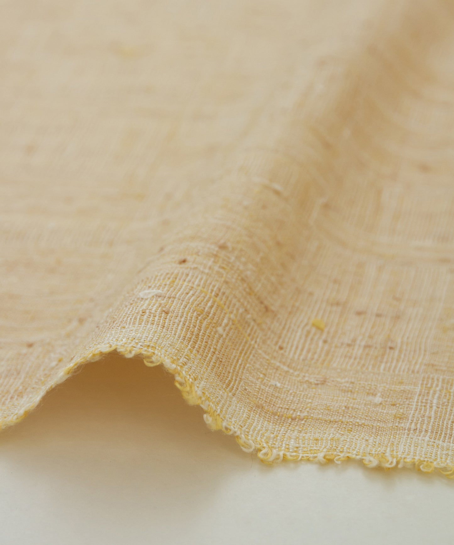 信州飯田紬 制作 広瀬澄子「手おりの中の手織」