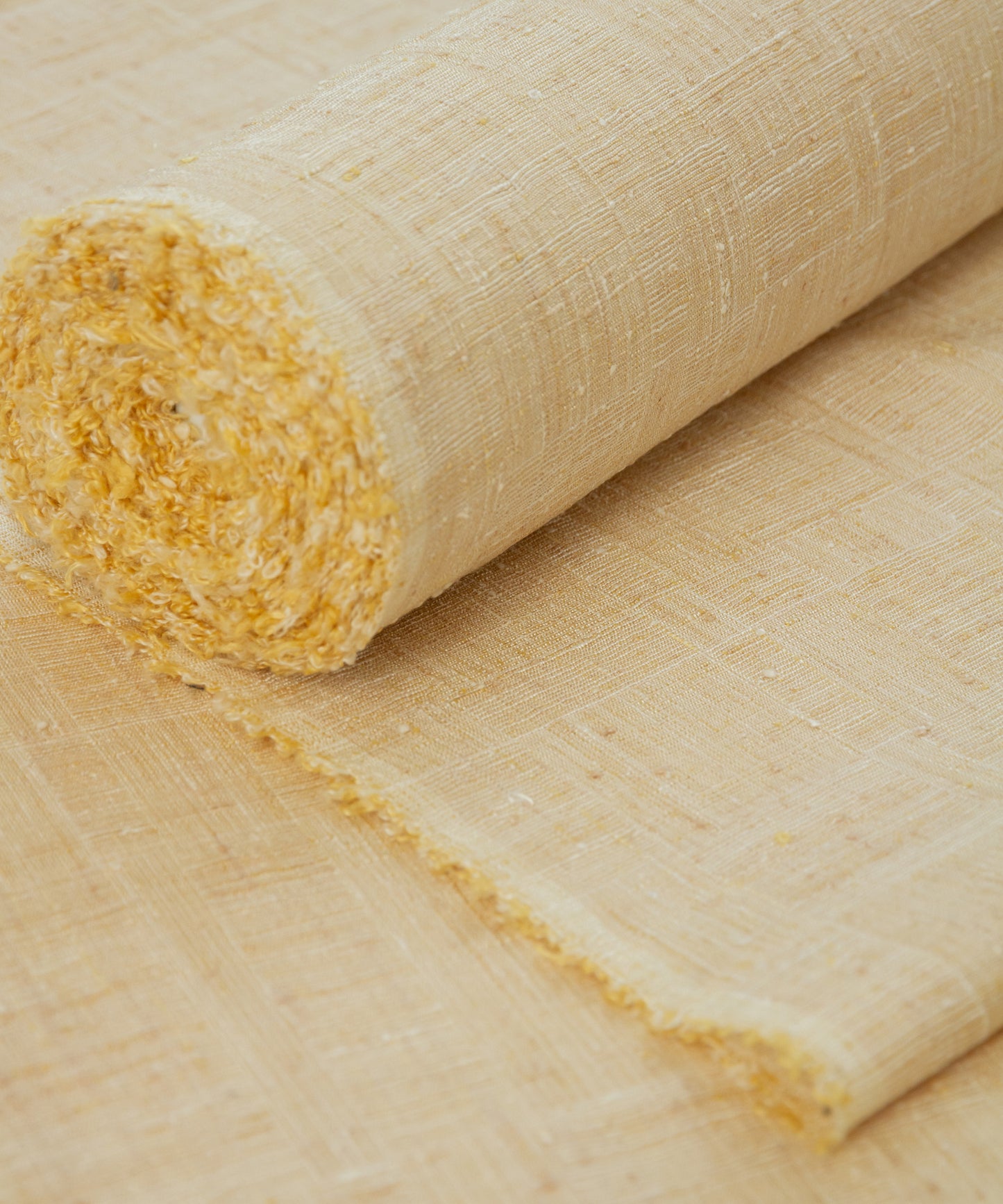 信州飯田紬 制作 広瀬澄子「手おりの中の手織」